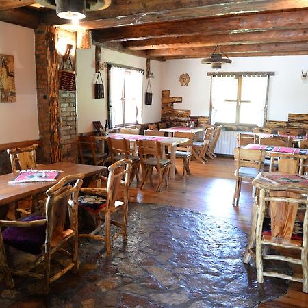 Motel Nacionalni Restoran Ognjiste Koruge Exterior foto