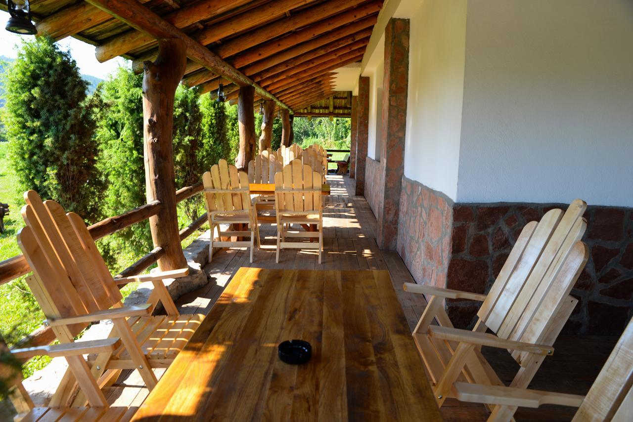 Motel Nacionalni Restoran Ognjiste Koruge Exterior foto